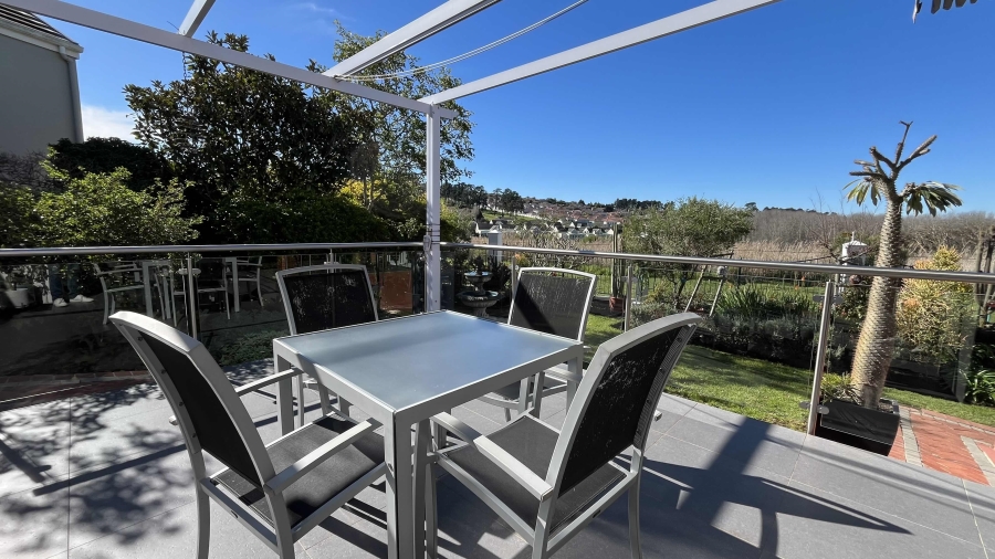 3 Bedroom Property for Sale in Van Riebeeckshof Western Cape